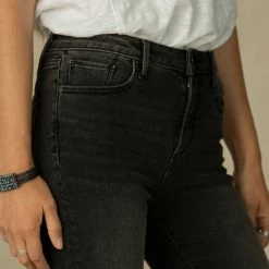 Wyatt Classic Flare Jean -Sundance Sales 2024 367c9fa1 c623 4abd 9e13 cce4c00dab46