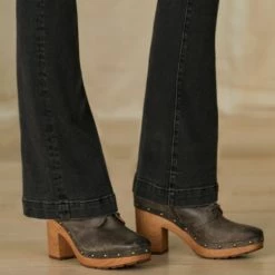 Wyatt Classic Flare Jean -Sundance Sales 2024 3cea5547 e9da 429a a445 a763a2437455