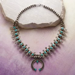 1950s Box Bow Necklace -Sundance Sales 2024 572b2ae7 b19b 49d6 be9a 0c4d6ad2d94b