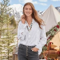 Broderie Top, Petite -Sundance Sales 2024 648353d9 1bcd 4c53 944b 39977d7a03b0