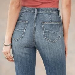 Farrah Melrose Jeans -Sundance Sales 2024 d1f4c469 ee5d 4f66 94a5 eb2f9da1ef92